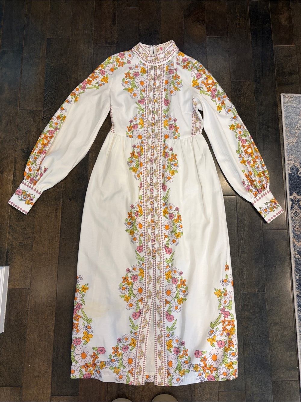 L’ATISTE White Floral Embroidered Long-Sleeve Midi Dress